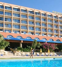 Navarria Hotel