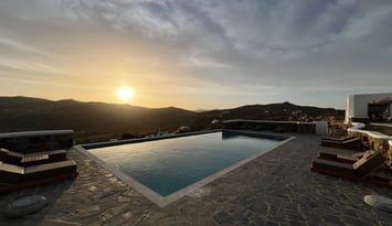 Thronos Suites - Άνω Μερά, Μύκονος