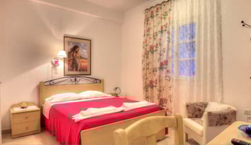 Leonardos Apartments - Νάουσα, Πάρος