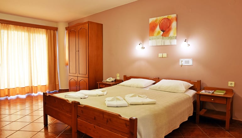 Iolkos Hotel Apartments Chania