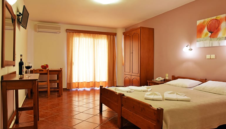Iolkos Hotel Apartments Chania