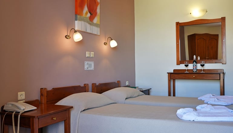 Iolkos Hotel Apartments Chania