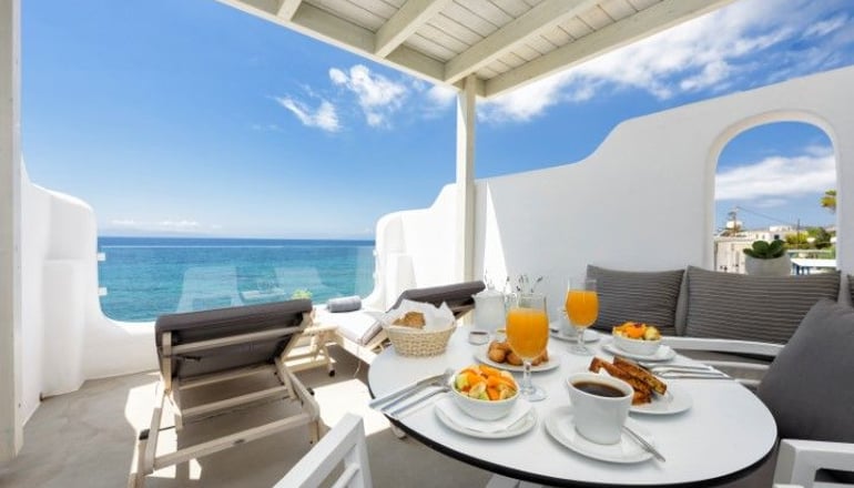 Blue Waves Suites & Apartments Paros