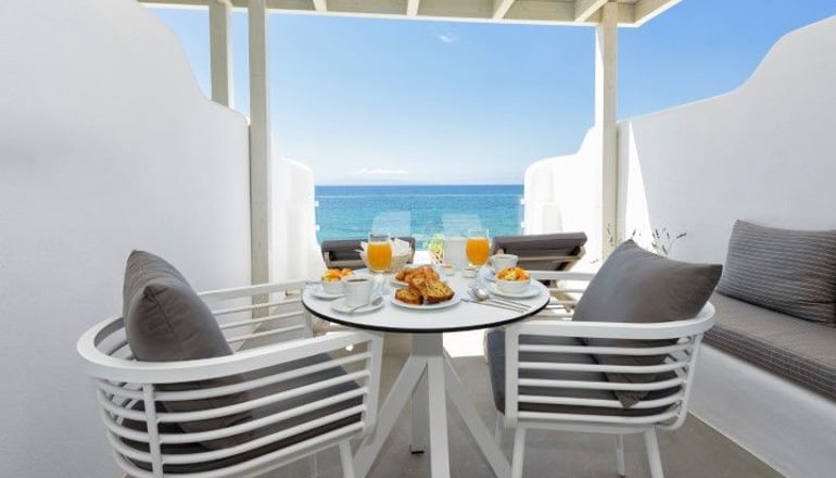 Blue Waves Suites & Apartments Paros