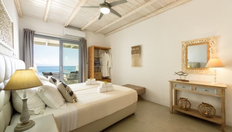 Blue Waves Suites & Apartments Paros