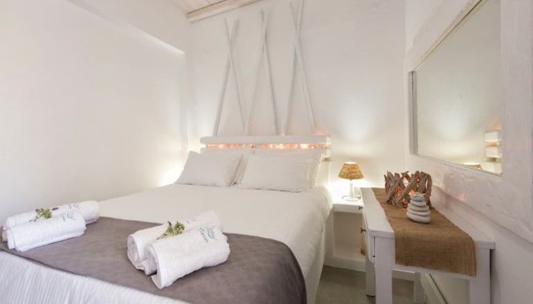 Blue Waves Suites & Apartments Paros