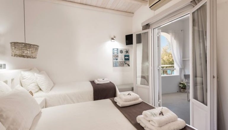 Blue Waves Suites & Apartments Paros