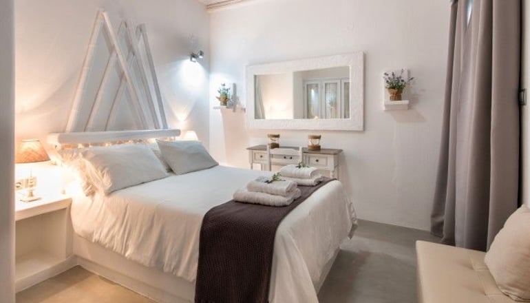 Blue Waves Suites & Apartments Paros