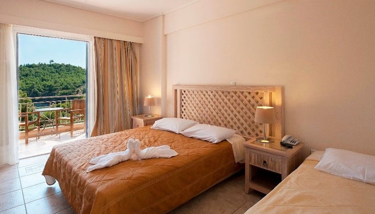 4* Alonissos Beach Bungalows & Suites Hotel - Αλόννησος