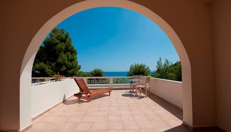 4* Alonissos Beach Bungalows & Suites Hotel - Αλόννησος