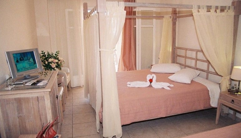 4* Alonissos Beach Bungalows & Suites Hotel - Αλόννησος