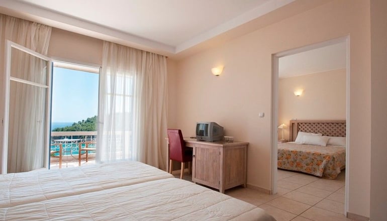 4* Alonissos Beach Bungalows & Suites Hotel - Αλόννησος