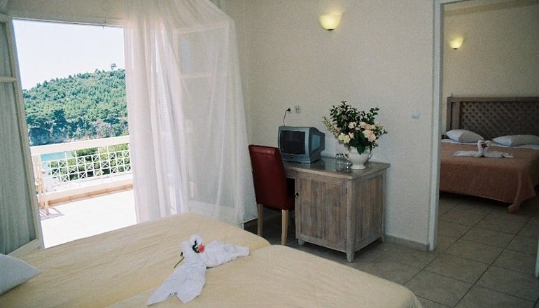 4* Alonissos Beach Bungalows & Suites Hotel - Αλόννησος