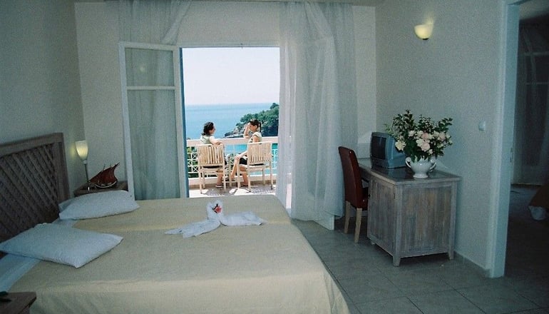 4* Alonissos Beach Bungalows & Suites Hotel - Αλόννησος