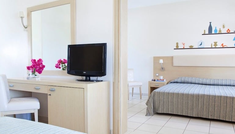 4* Dionysos Sea Side Resort - Μυλοπότας, Ίος