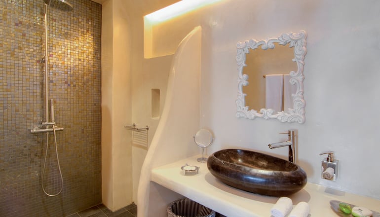 4* Santorini Secret Premium