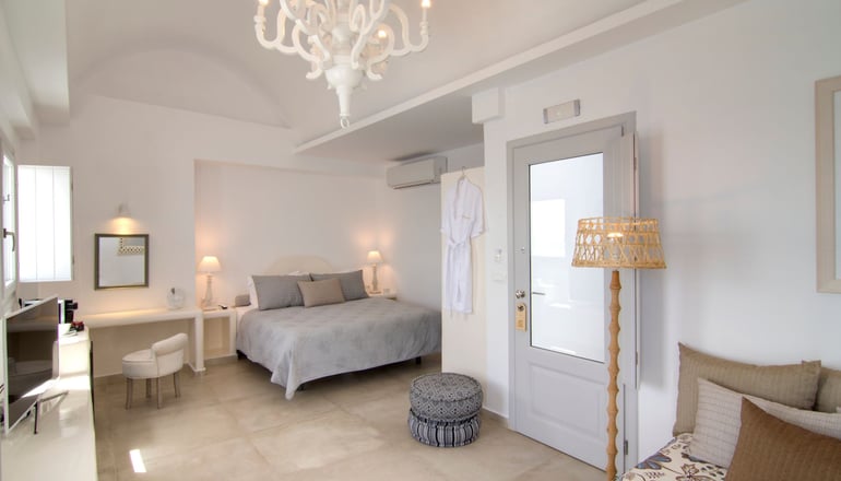 4* Santorini Secret Premium
