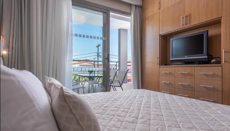 Dionysos Hotel & Suites