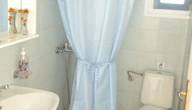 Manos Syros - Μέγας Γυαλός, Σύρος