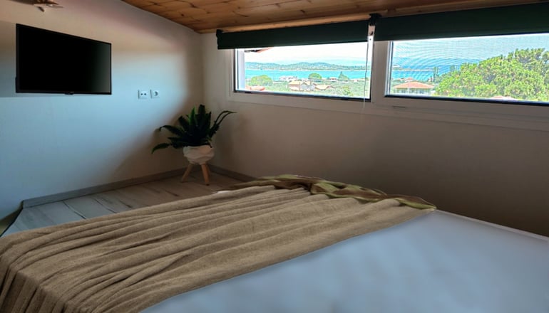 Simon King - Βουρβουρού, Χαλκιδική